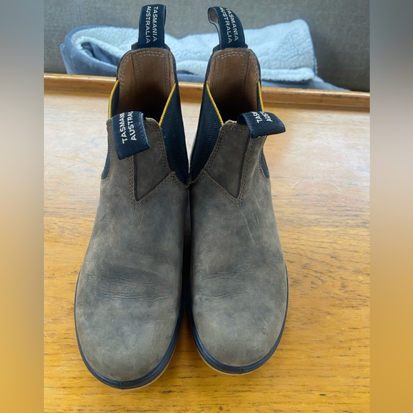 Blundstone Shoes - Blundstone- women’s classic Chelsea boot.